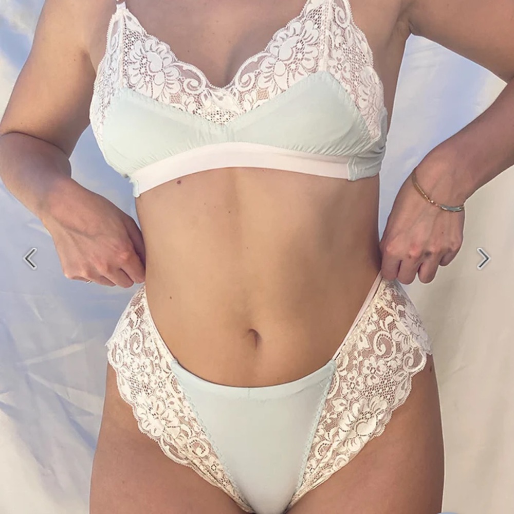 We are Hah Madame VP Set - Top Size L, Bottom Size XL - Blue and White